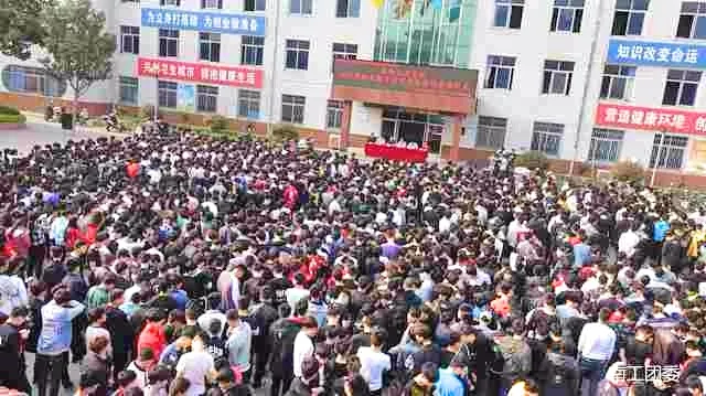 南陽工業(yè)學校召開2018年職業(yè)教育系列競賽活動啟動儀式